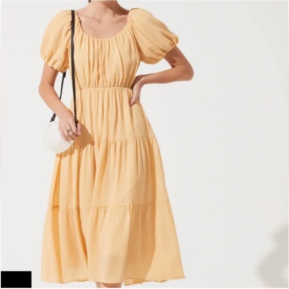 ASTR Light Yellow Puff Sleeve Midi Dress